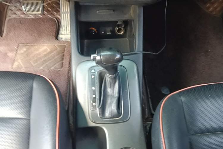 Used Kia K3 2015 1.6L Automatic GLS Gear Lever