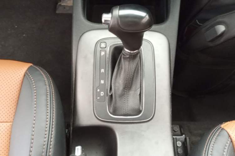 Used Kia K3 2015 1.6L Automatic GLS Gear Lever