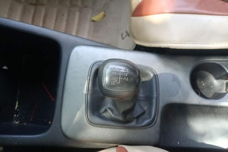 Used Kia K3 2015 1.6L Manual GL Gear Lever