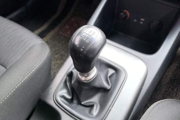 Used Kia K3 2015 1.6L Manual GL Gear Lever