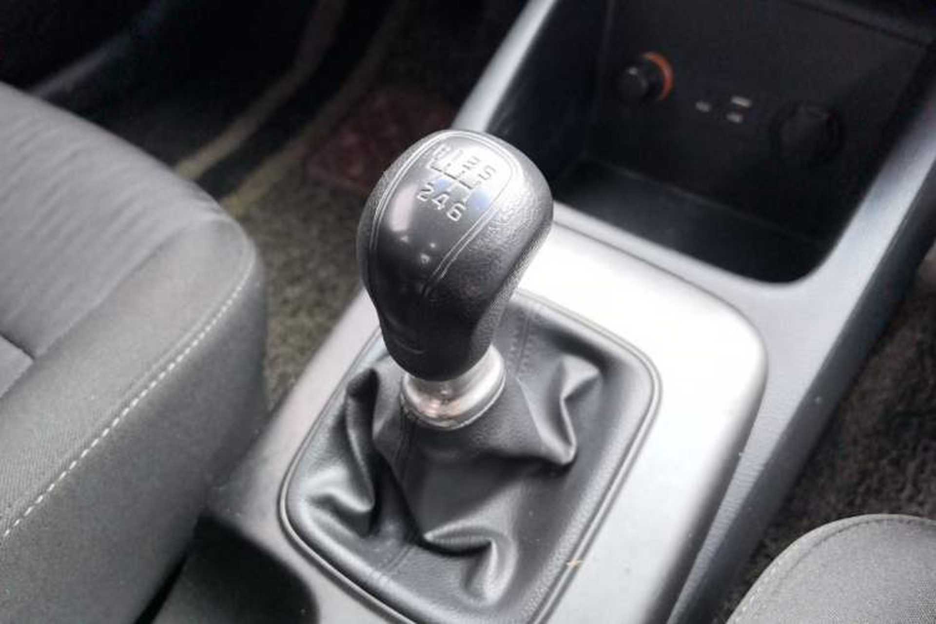 Used Kia K3 2015 1.6L Manual GL Gear Lever