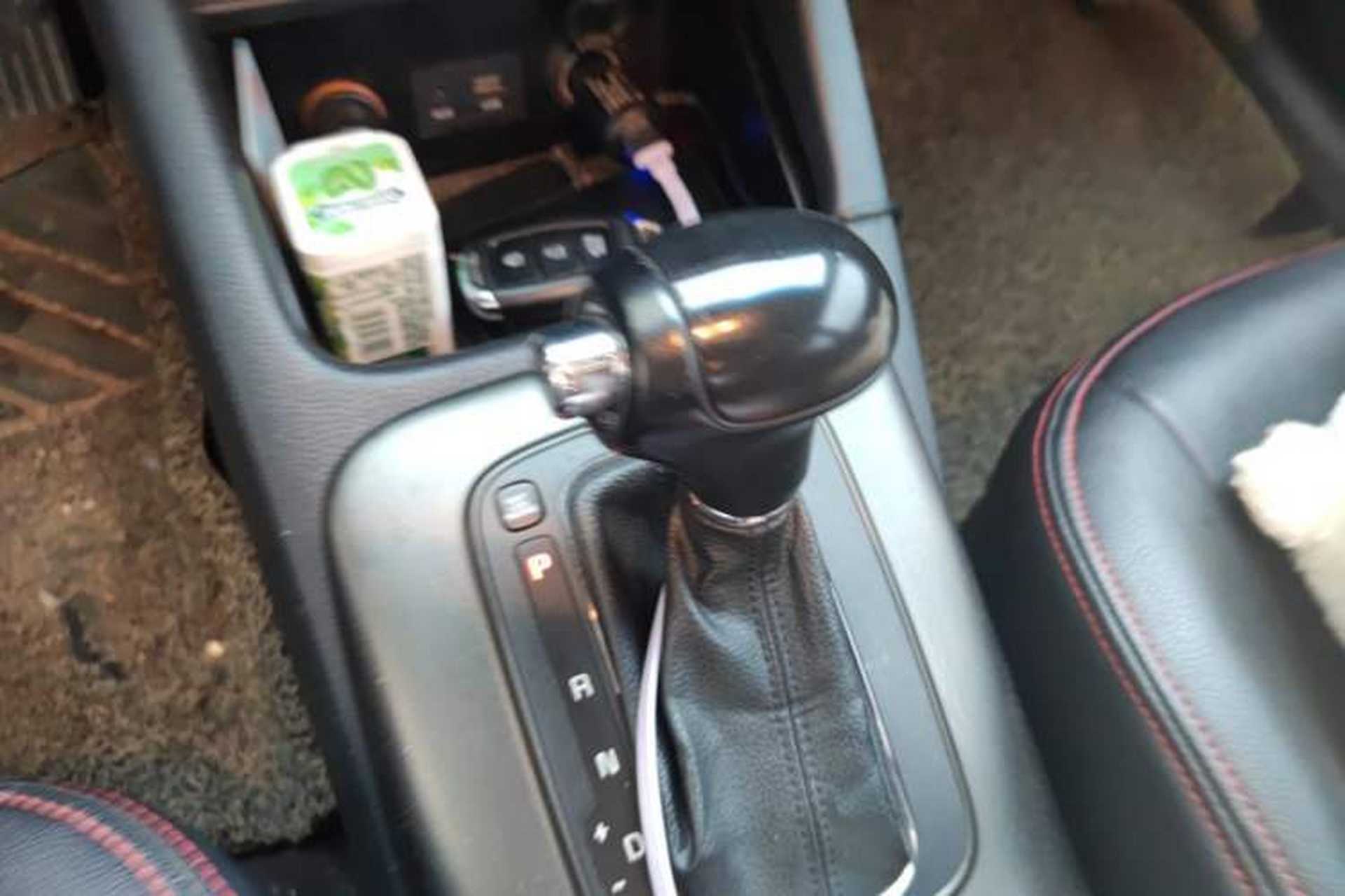Used Kia K3 2015 1.6L Automatic GLS Gear Lever