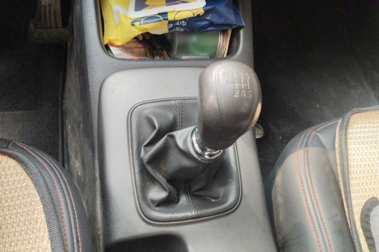 Used Kia K3 2015 1.6L Manual GL Gear Lever