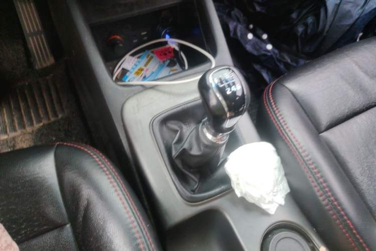 Used Kia K3 2015 1.6L Manual GLS Gear Lever