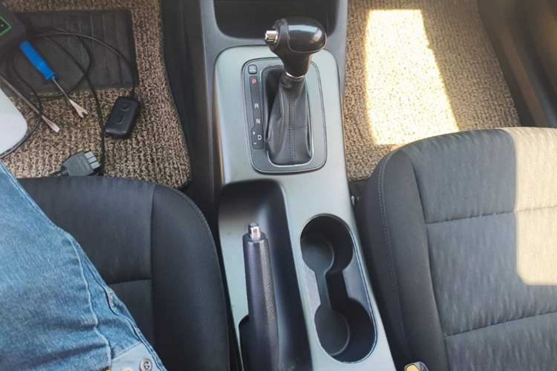 Used Kia K3 2015 1.6L Automatic GLS Gear Lever