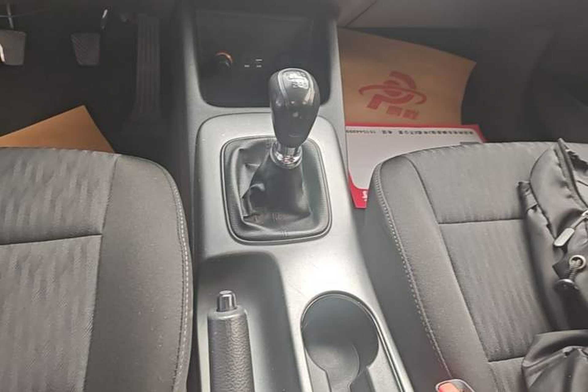 Used Kia K3 2015 1.6L Manual GL Gear Lever