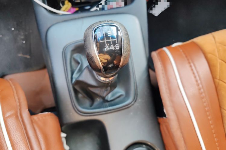 Used Kia K3 2015 1.6L Manual GLS Gear Lever