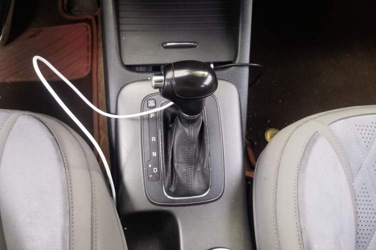 Used Kia K3 2015 1.6L Automatic GLS Gear Lever