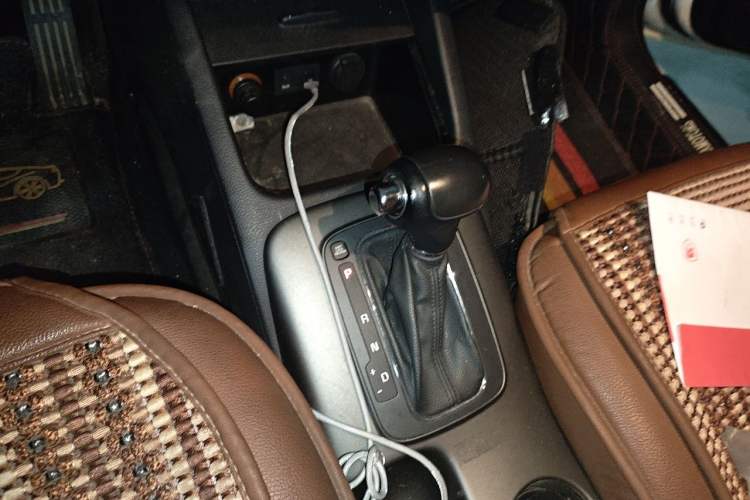Used Kia K3 2015 1.6L Automatic GL Gear Lever
