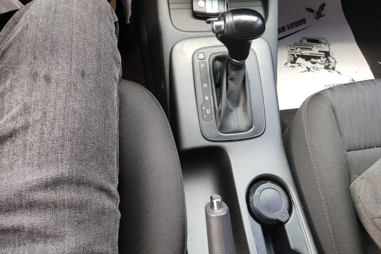 Used Kia K3 2015 1.6L Automatic GLS Gear Lever