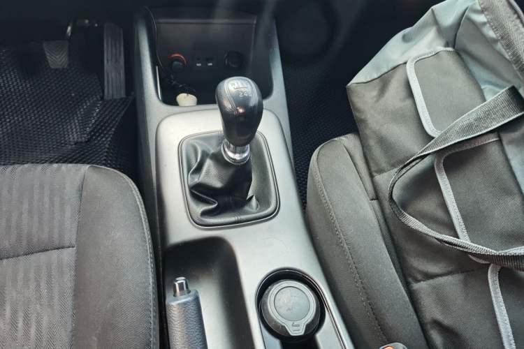 Used Kia K3 2015 1.6L Manual GL Gear Lever