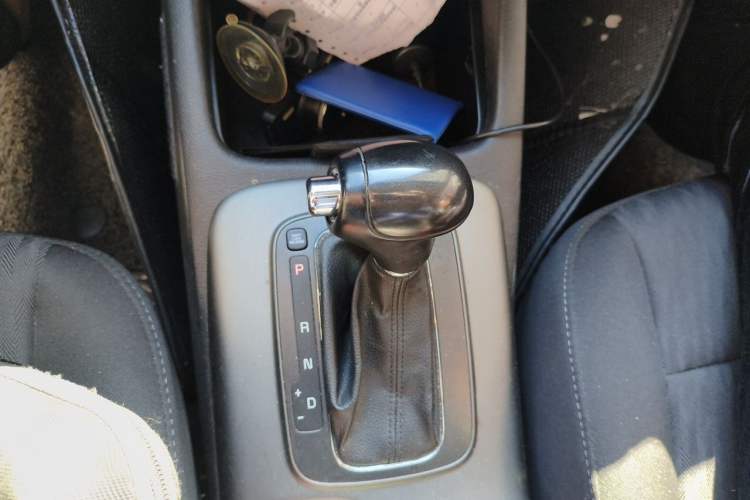 Used Kia K3 2015 1.6L Automatic GLS Gear Lever