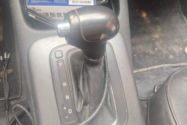 Used Kia K3 2015 1.6L Automatic DLX Gear Lever