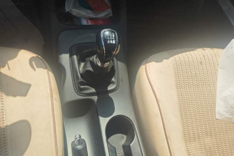 Used Kia K3 2015 1.6L Manual GLS Gear Lever