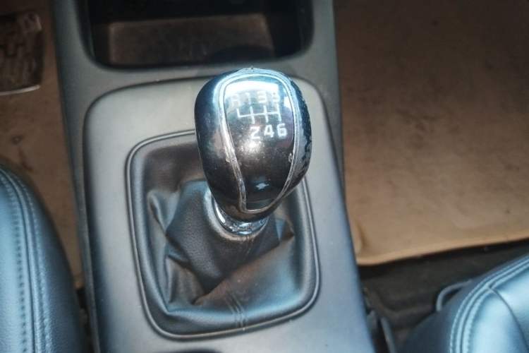 Used Kia K3 2015 1.6L Manual GLS Gear Lever