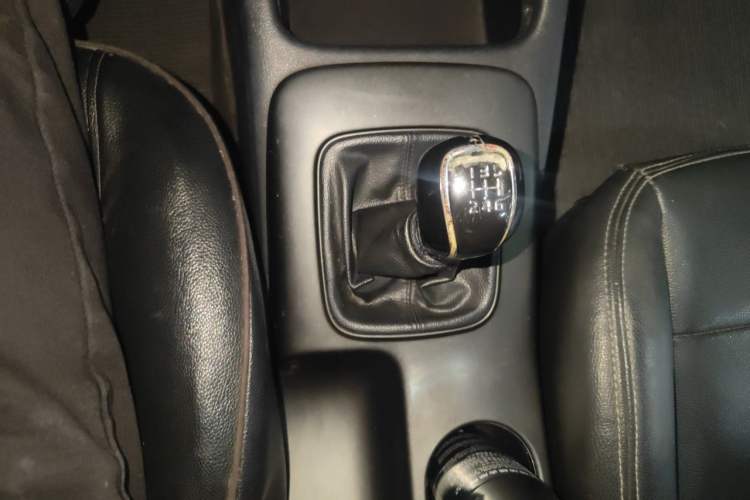 Used Kia K3 2015 1.6L Manual GLS Gear Lever