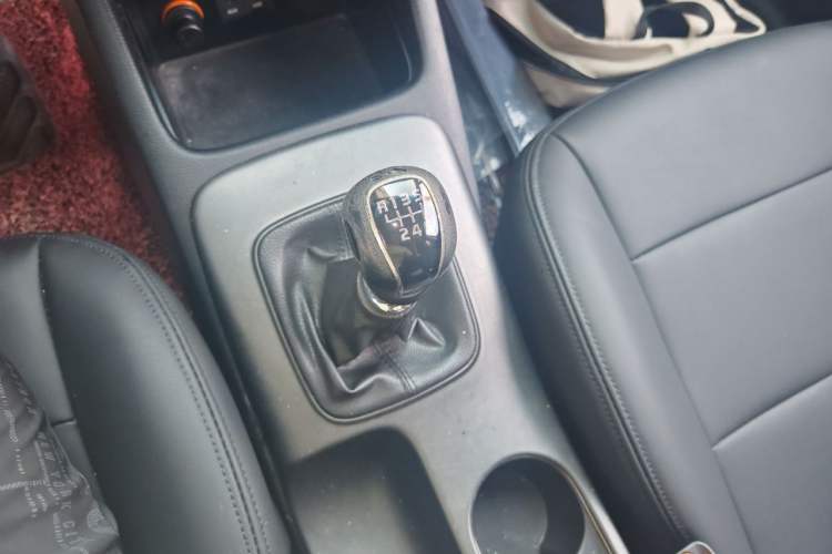 Used Kia K3 2015 1.6L Manual GLS Gear Lever