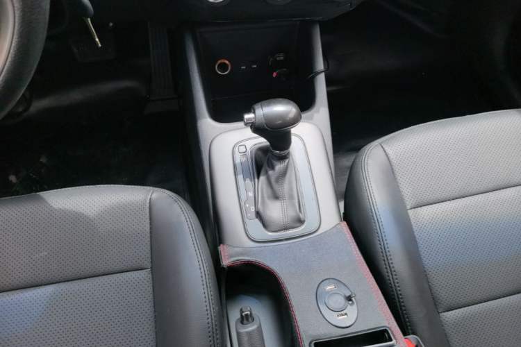 Used Kia K3 2015 1.6L Automatic GL Gear Lever