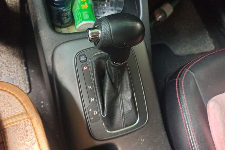 Used Kia K3 2015 1.6L Automatic GL Gear Lever