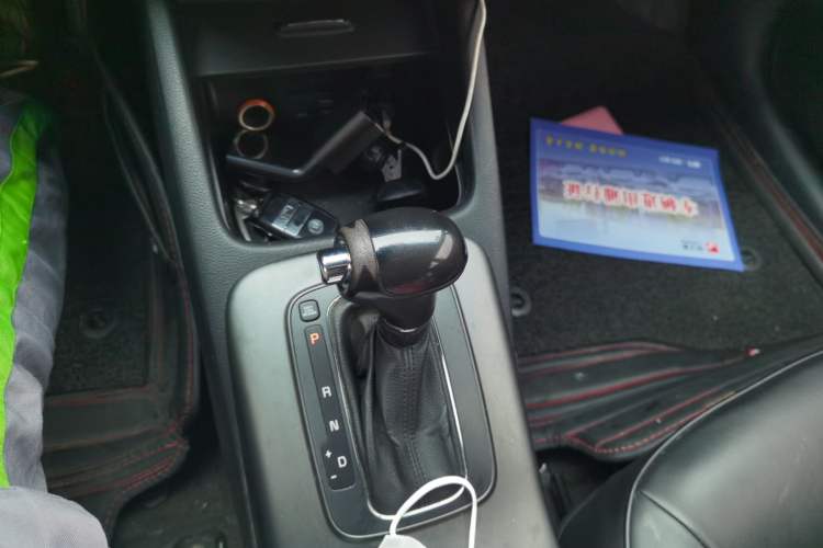 Used Kia K3 2015 1.6L Automatic GLS Gear Lever