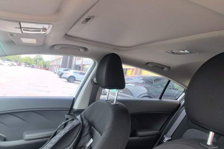 Used Kia K3 2015 1.6L Automatic GLS Headliner