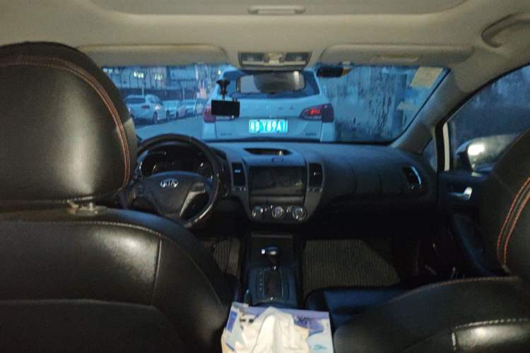 Used Kia K3 2015 1.6L Automatic GLS Headliner