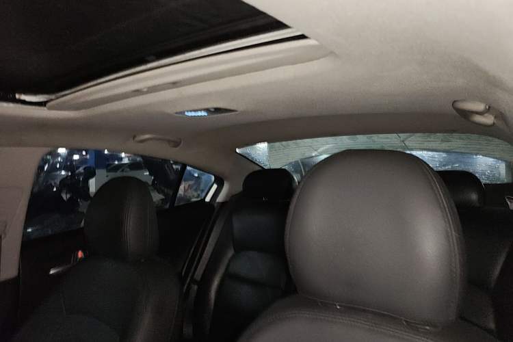 Used Kia K3 2015 1.6L Automatic DLX Headliner