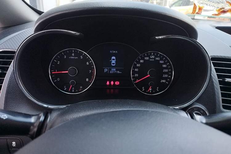 Used Kia K3 2015 1.6L Automatic DLX Instrument Cluster