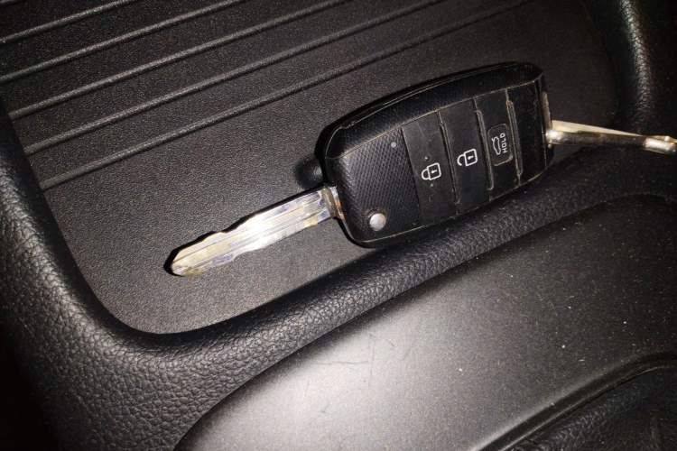 Used Kia K3 2015 1.6L Manual GLS Interior 1