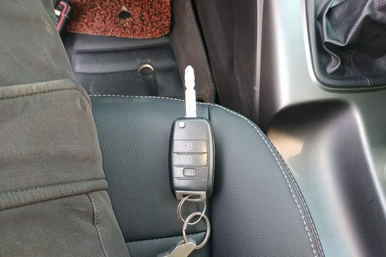 Used Kia K3 2015 1.6L Manual GLS Interior 1