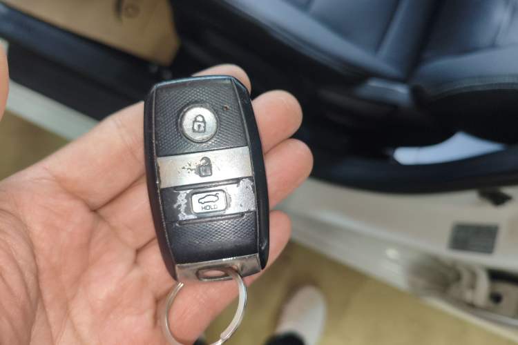 Used Kia K3 2015 1.6L Automatic GLS Interior 1