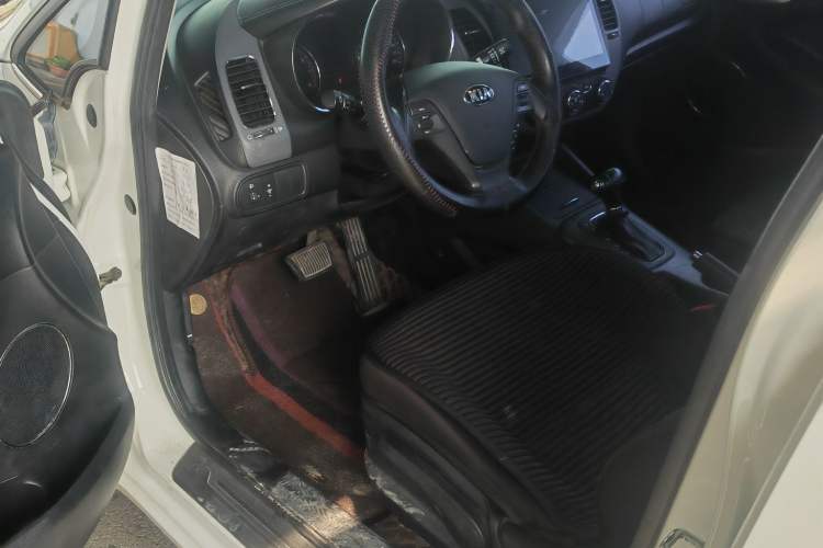 Used Kia K3 2015 1.6L Automatic GLS Interior 3