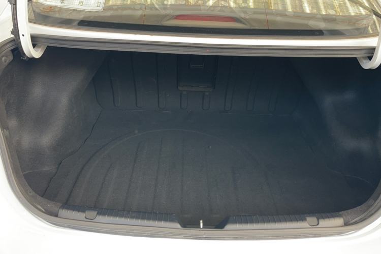 Used Kia K3 2015 1.6L Automatic GLS Interior 8