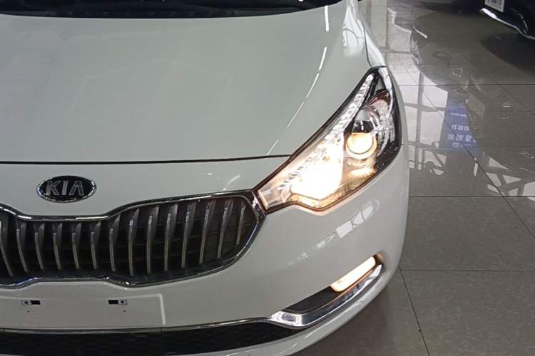 Used Kia K3 2015 1.6L Automatic GLS Left Front Headlight