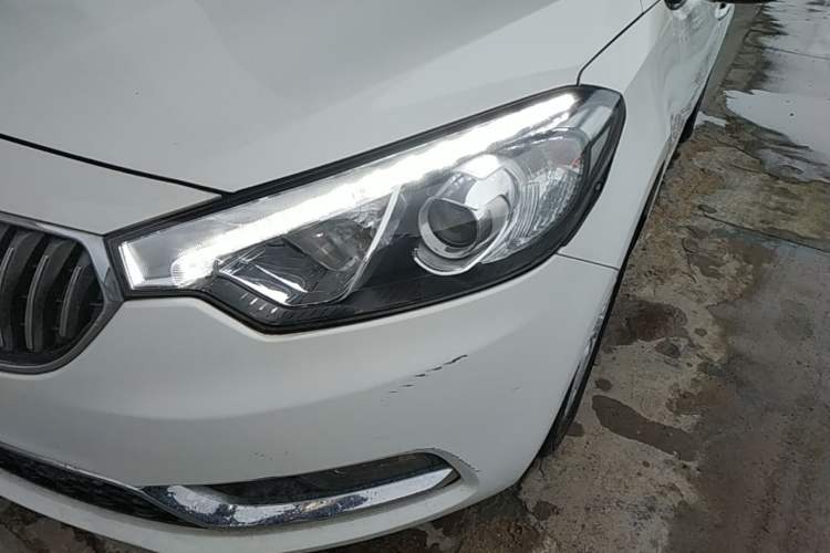 Used Kia K3 2015 1.6L Automatic DLX Left Front Headlight