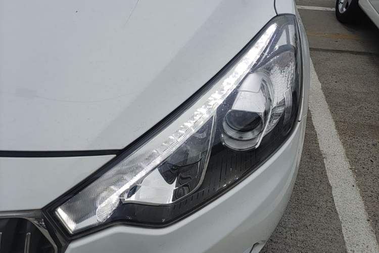 Used Kia K3 2015 1.6L Automatic GLS Left Front Headlight
