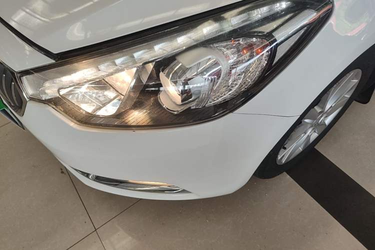 Used Kia K3 2015 1.6L Automatic GLS Left Front Headlight