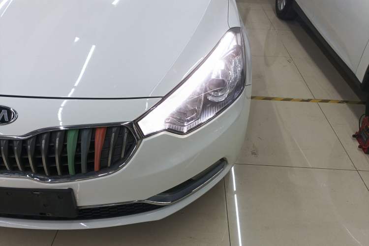 Used Kia K3 2015 1.6L Automatic GLS Left Front Headlight