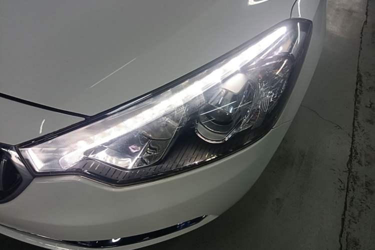 Used Kia K3 2015 1.6L Automatic DLX Left Front Headlight