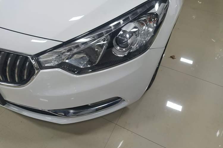Used Kia K3 2015 1.6L Automatic DLX Left Front Headlight