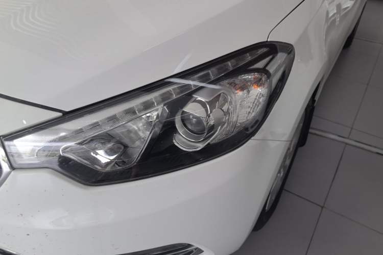 Used Kia K3 2015 1.6L Automatic GLS Left Front Headlight