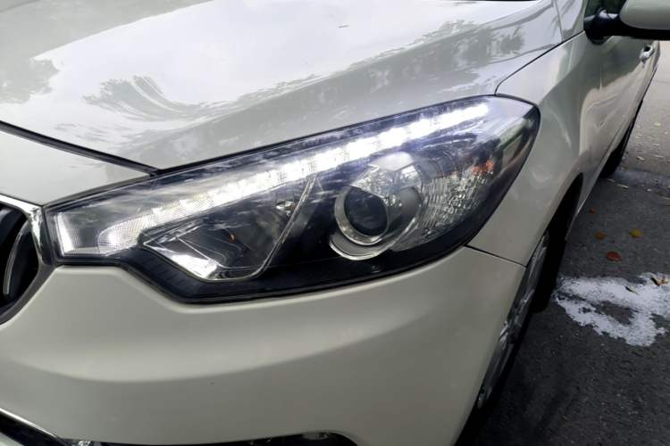 Used Kia K3 2015 1.6L Manual GLS Left Front Headlight