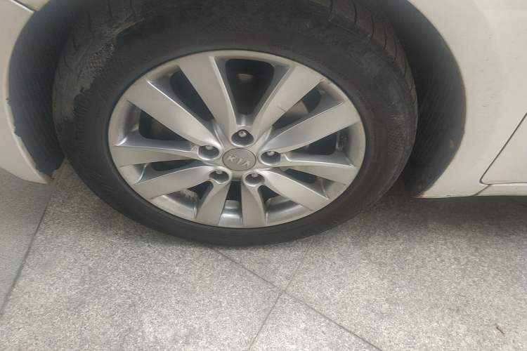 Used Kia K3 2015 1.6L Automatic GL Left Front Wheel Hub