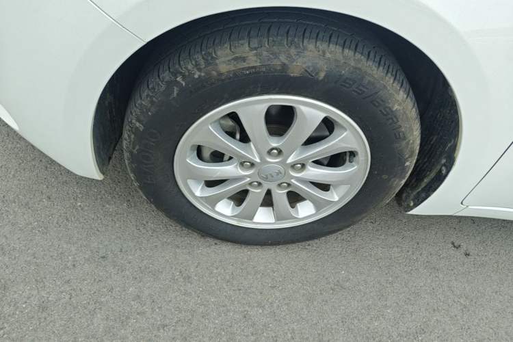 Used Kia K3 2015 1.6L Manual GL Left Front Wheel Hub