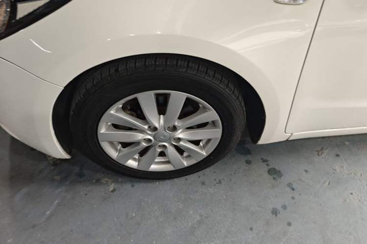 Used Kia K3 2015 1.6L Automatic GL Left Front Wheel Hub