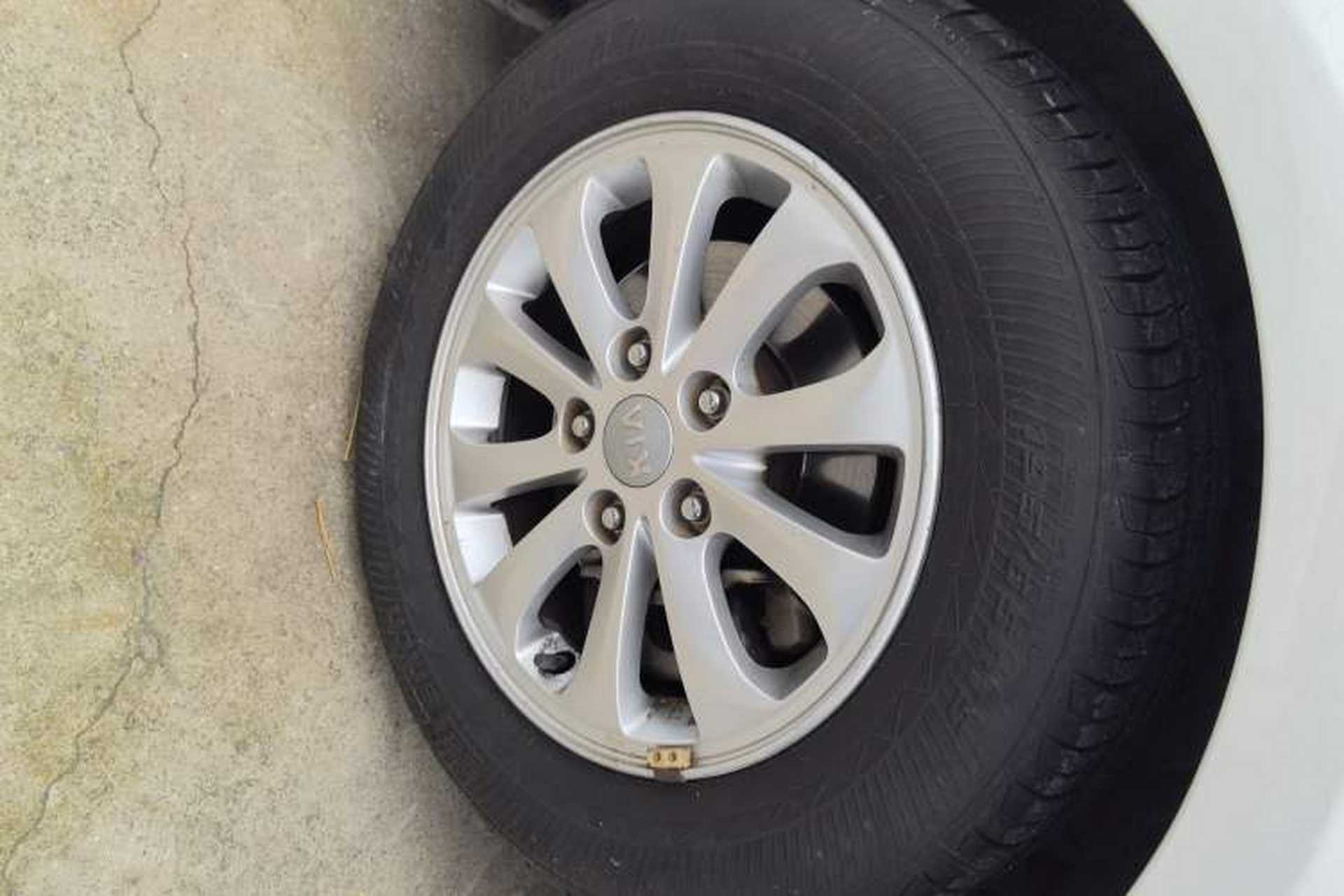 Used Kia K3 2015 1.6L Manual GL Left Front Wheel Hub