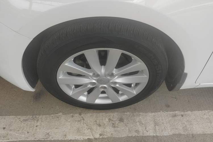 Used Kia K3 2015 1.6L Automatic GL Left Front Wheel Hub