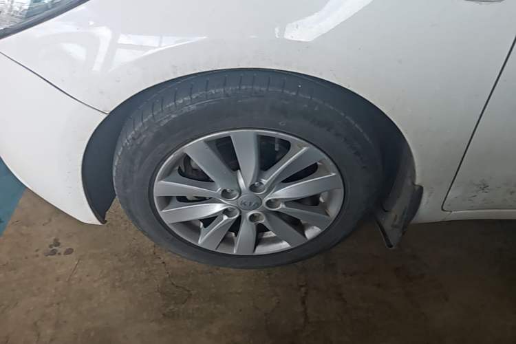 Used Kia K3 2015 1.6L Automatic GL Left Front Wheel Hub