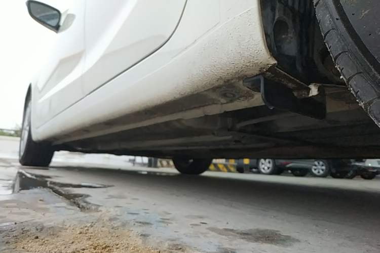 Used Kia K3 2015 1.6L Automatic DLX Left Side Sill
