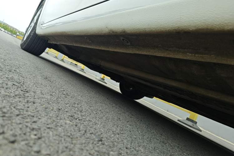 Used Kia K3 2015 1.6L Manual GL Left Side Sill